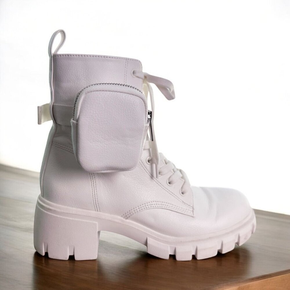 Steve Madden Hyped Chunky Sole Boots in White Micro Ankle Pack Size 6.5